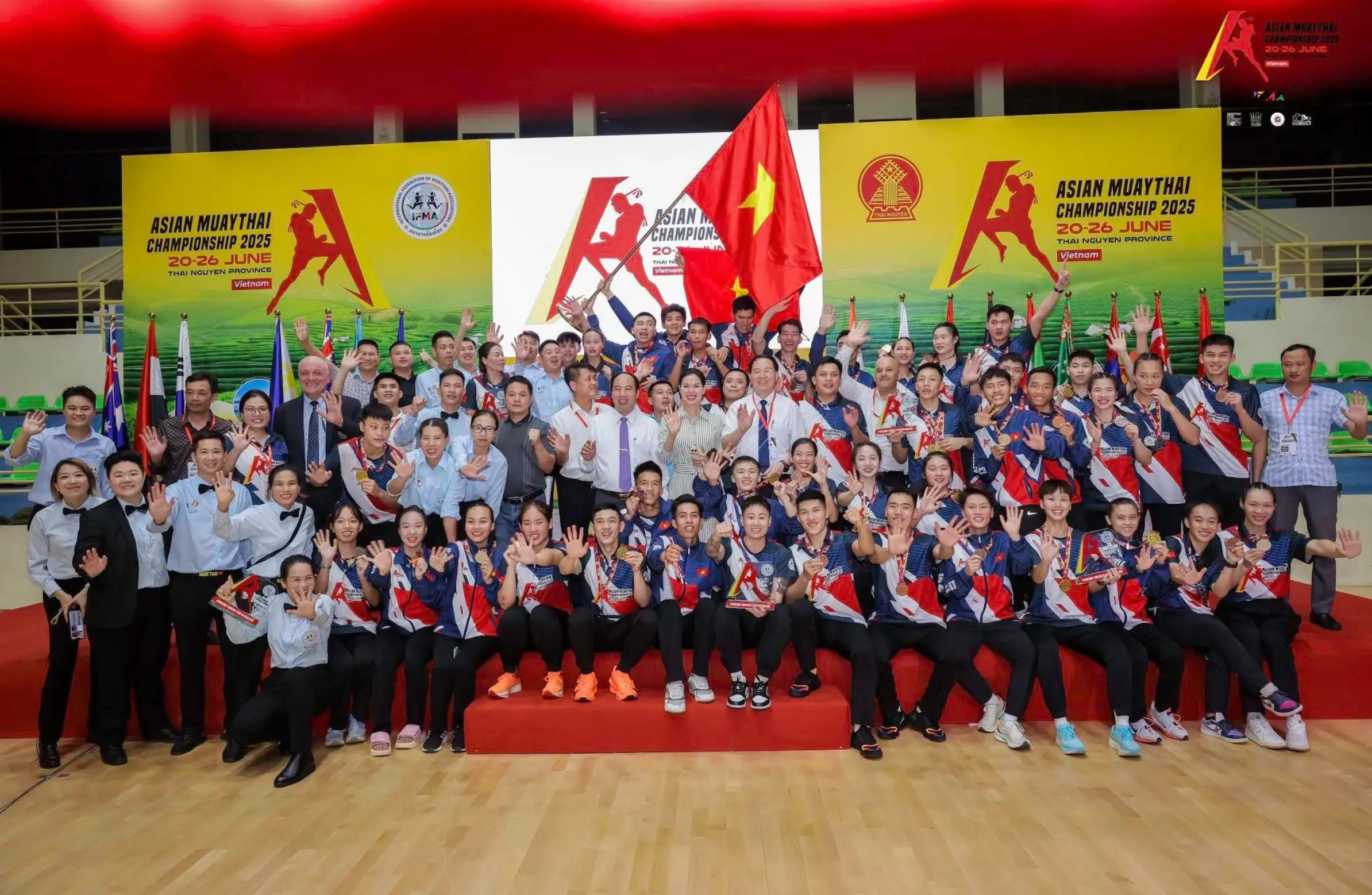 /bai-viet/muay-thai-viet-nam-gianh-nhat-toan-doan-tai-giai-vo-dich-chau-a-2025